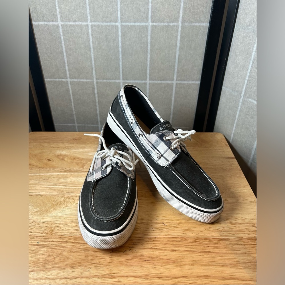 Great condition Sperry women’s shoes casual preppy wear